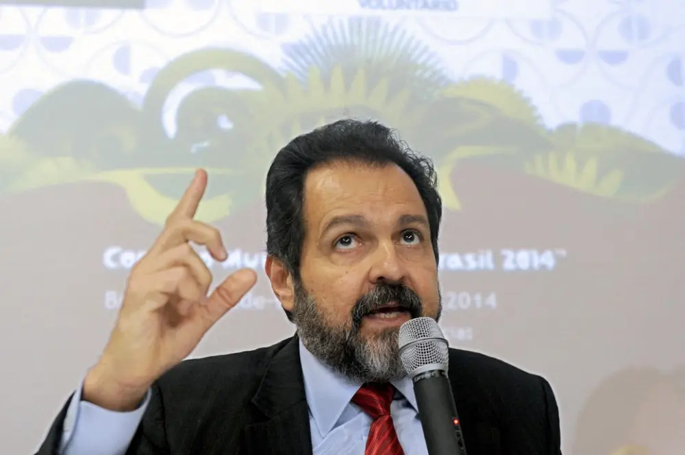 PT fecha chapa proporcional no DF e Agnelo Queiroz é candidato